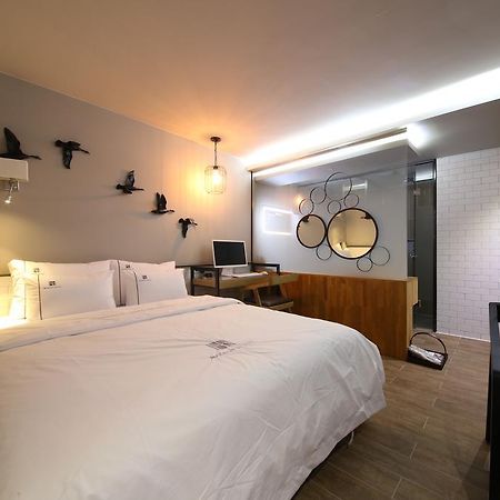 Avenue Hotel Jeonju Buitenkant foto