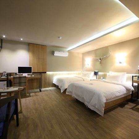Avenue Hotel Jeonju Buitenkant foto