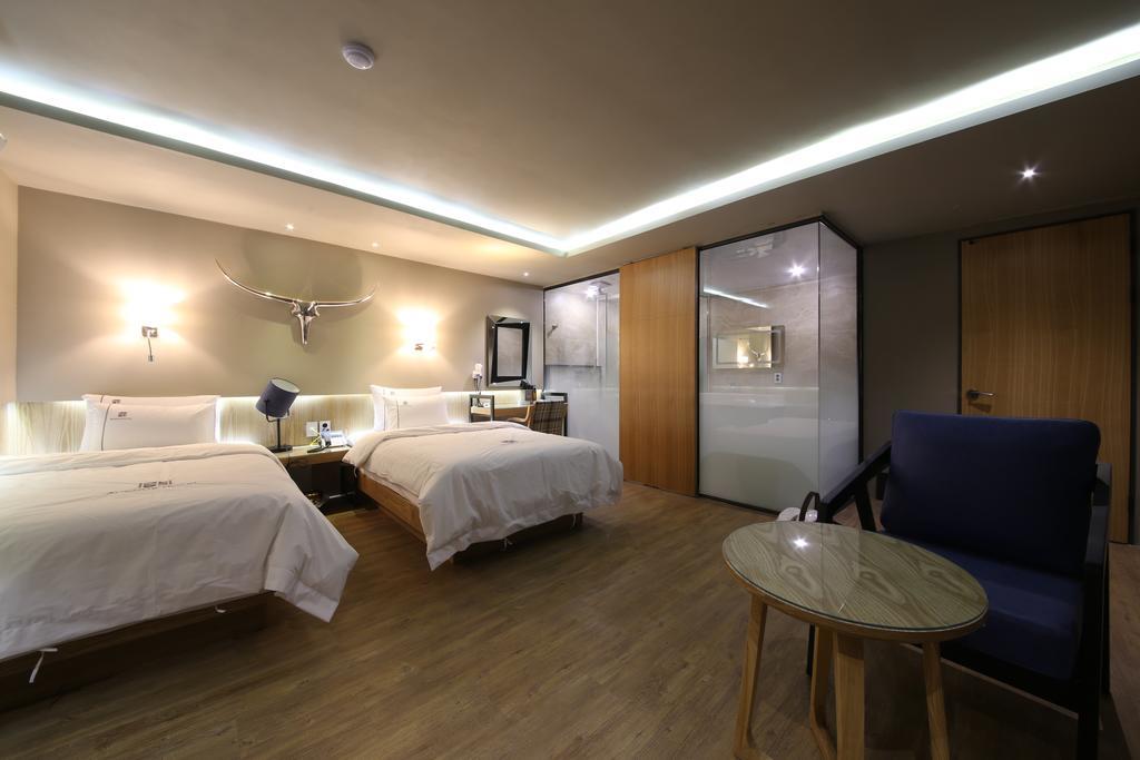 Avenue Hotel Jeonju Buitenkant foto