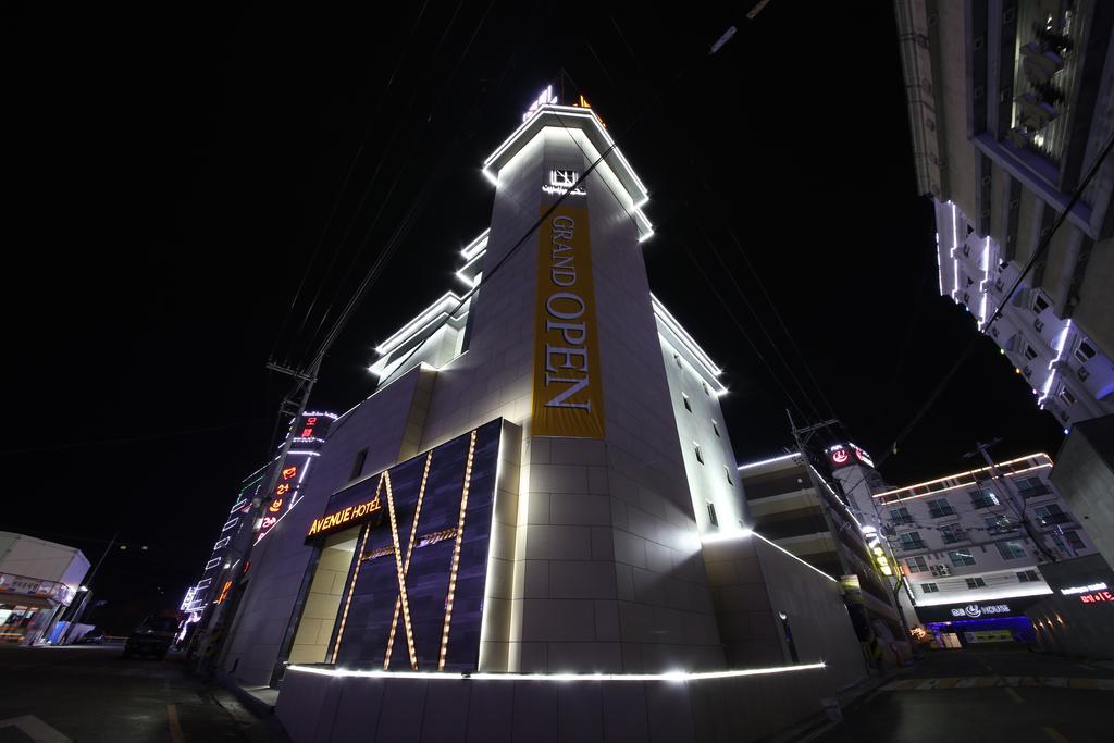 Avenue Hotel Jeonju Buitenkant foto