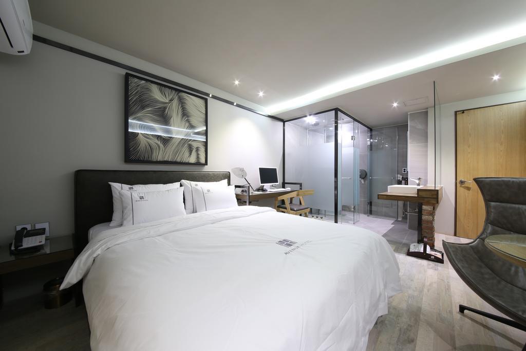 Avenue Hotel Jeonju Buitenkant foto