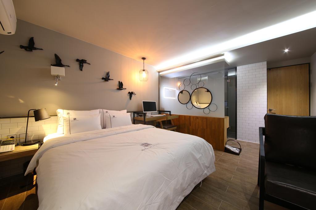 Avenue Hotel Jeonju Buitenkant foto