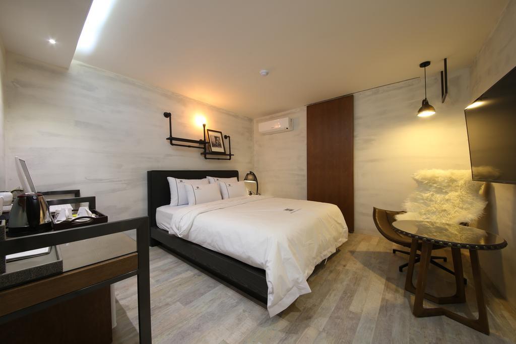 Avenue Hotel Jeonju Buitenkant foto