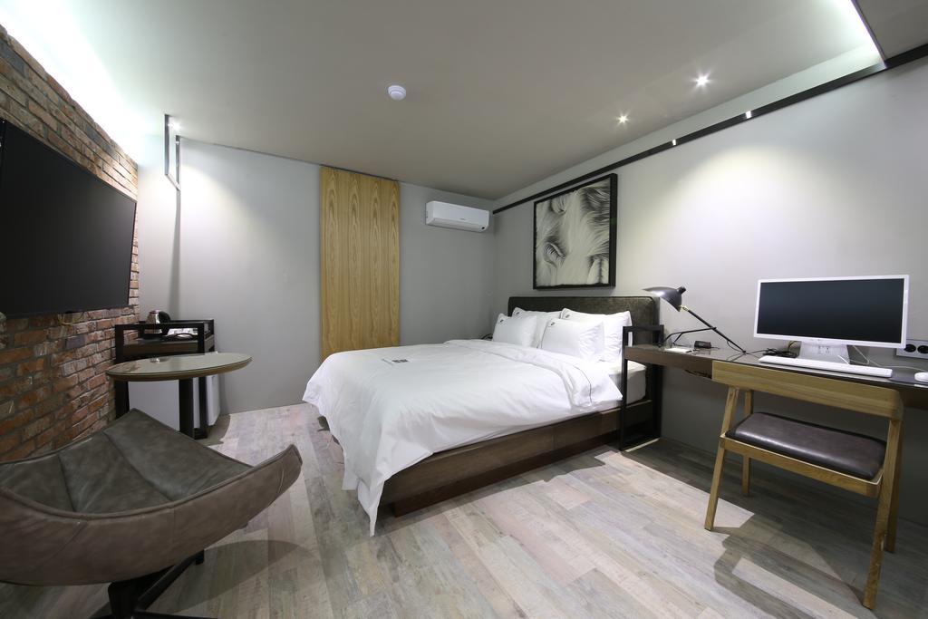 Avenue Hotel Jeonju Buitenkant foto