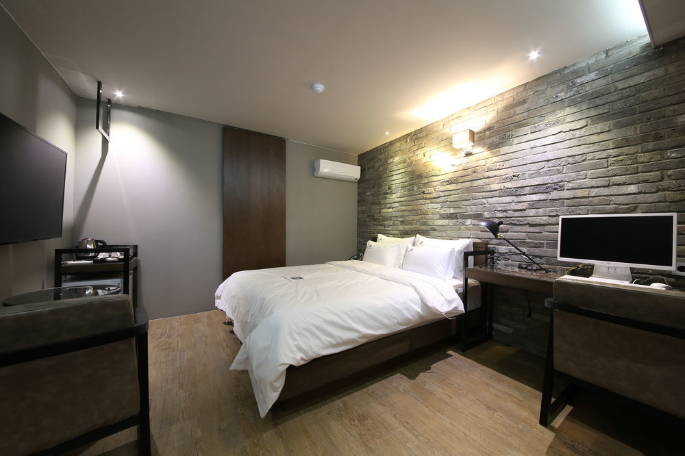 Avenue Hotel Jeonju Buitenkant foto